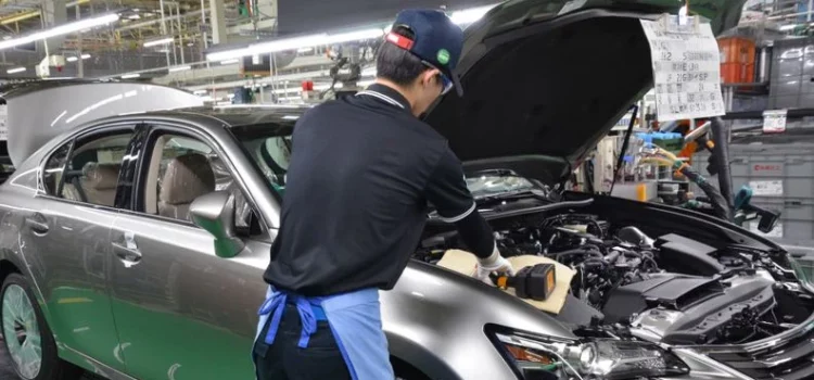 A Toyota Motor Corp. cortará a produção global pela terceira vez