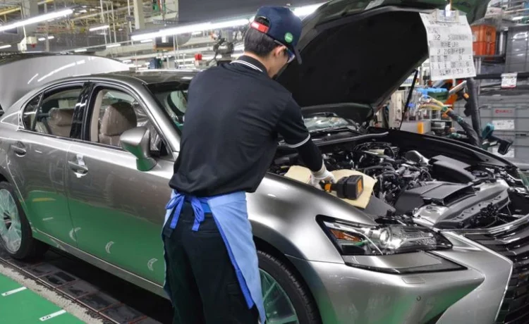 A Toyota Motor Corp. cortará a produção global pela terceira vez