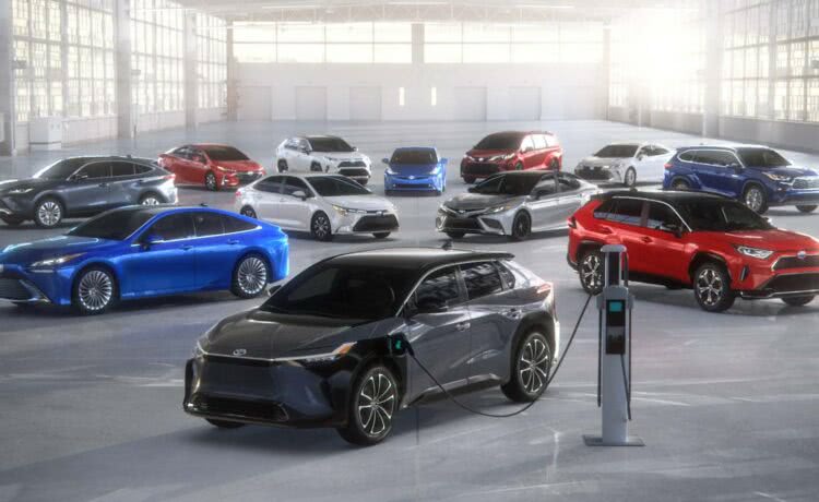 a Toyota delineou um gasto maciço de US $ 13,6 bilhões em pesquisa e produção de baterias