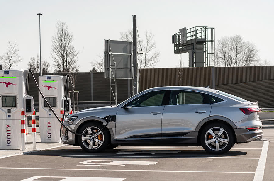 Audi e-tron: o modelo que promete revolucionar os elétricos