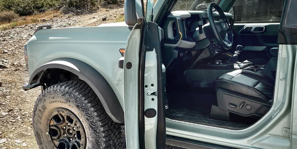 Agora o Ford Bronco Sasquatch pode ser adquirido na versão manual