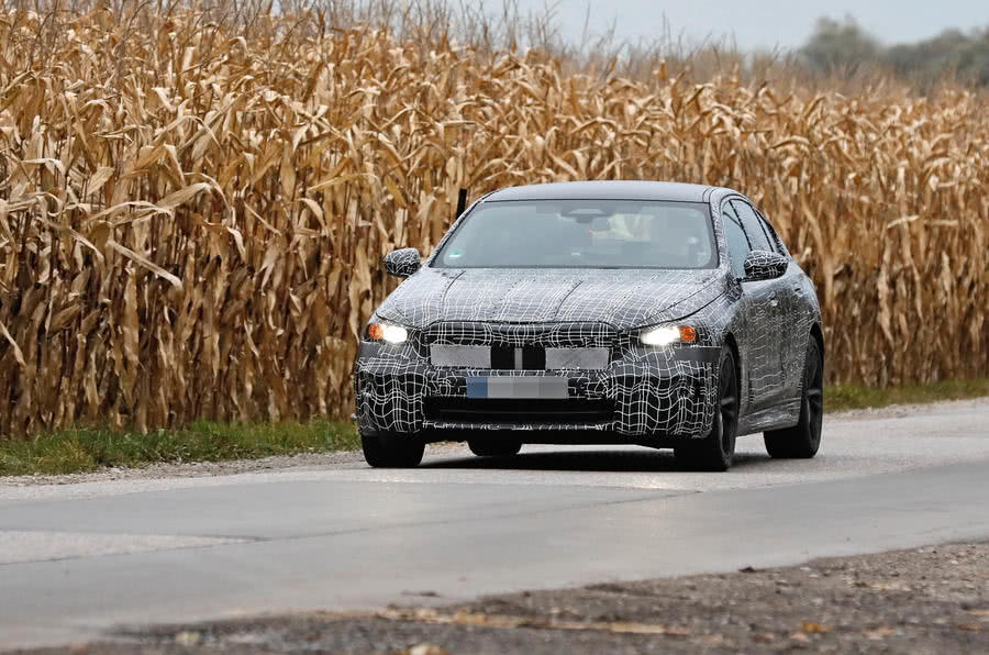 BMW i5: novo integrante da Série 5 com motor elétrico