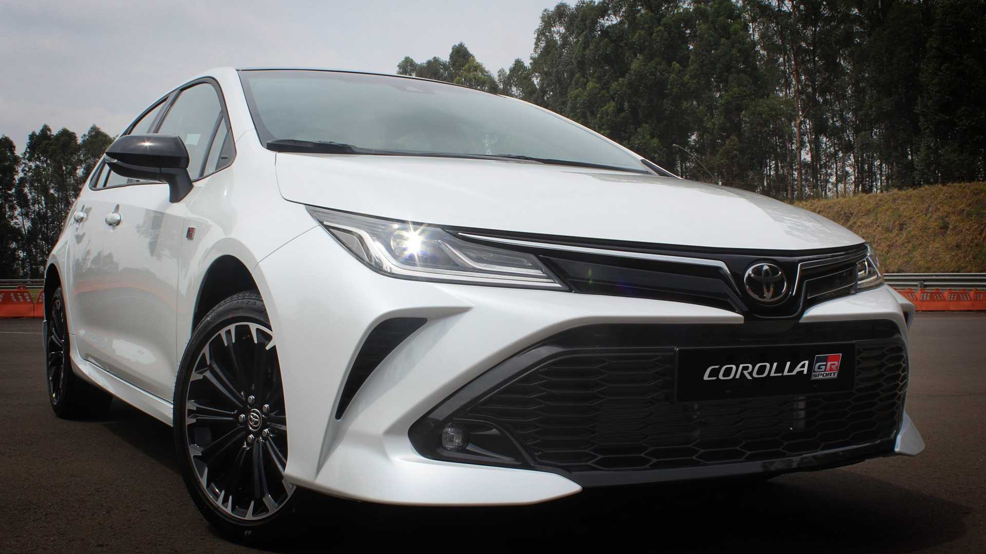 TOYOTA COROLLA 2023 → Ficha técnica, Itens de série, Consumo