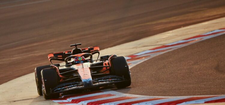 McLaren luta no teste do Bahrein, atualizações podem tornar o McL60 competitivo mais tarde