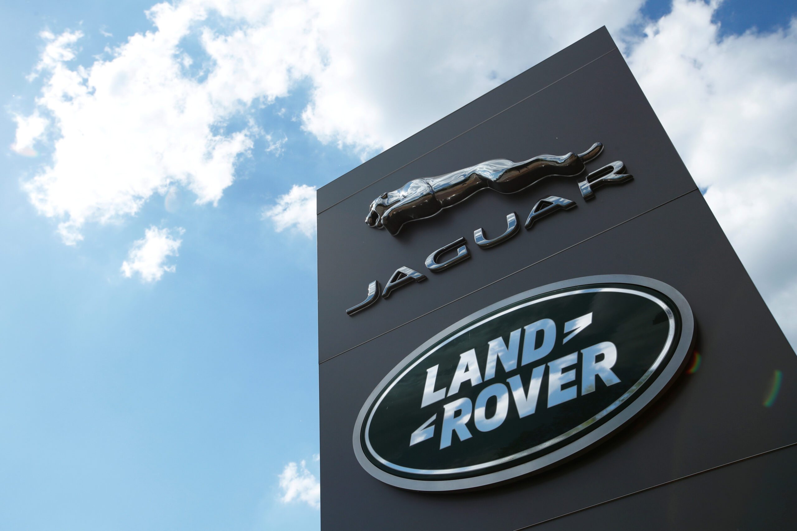 Jaguar Land Rover: O que vai acontecer com a marca?
