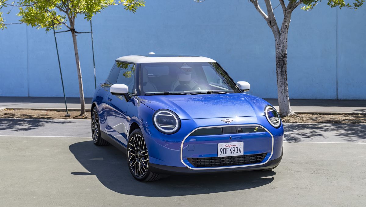 Mini Cooper Hardtop 2025 mostra novo design