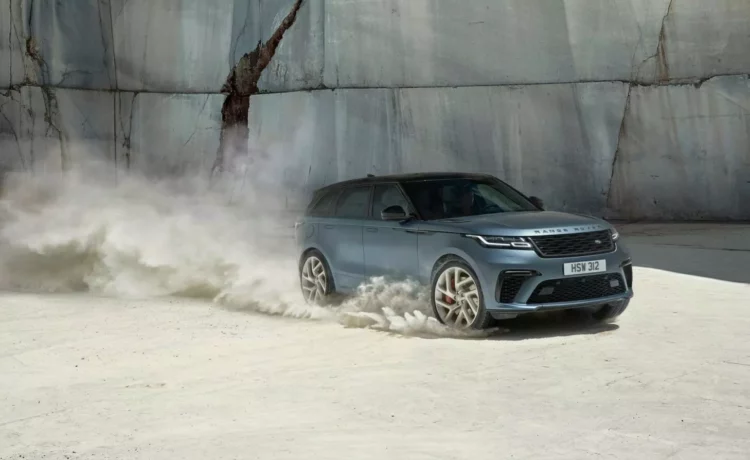 Range Rover Velar vai renascer como um EV