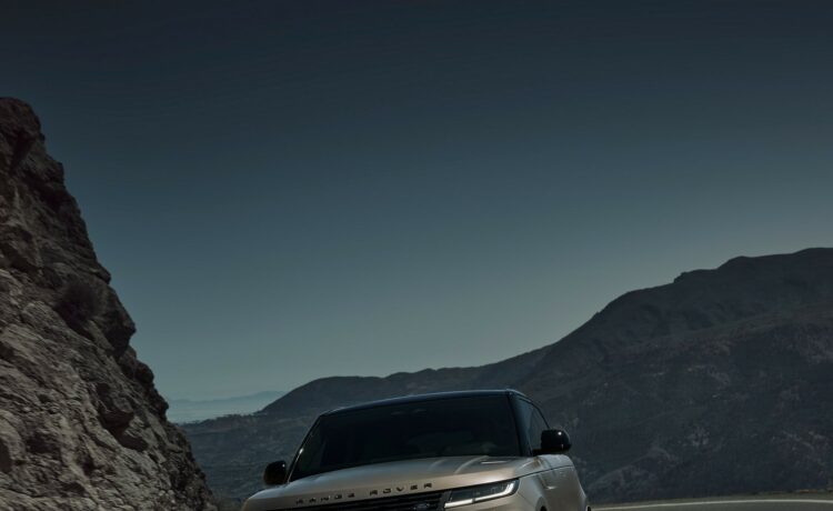 Range Rover Sport SV 2024 começa em R$ 1 Milhão