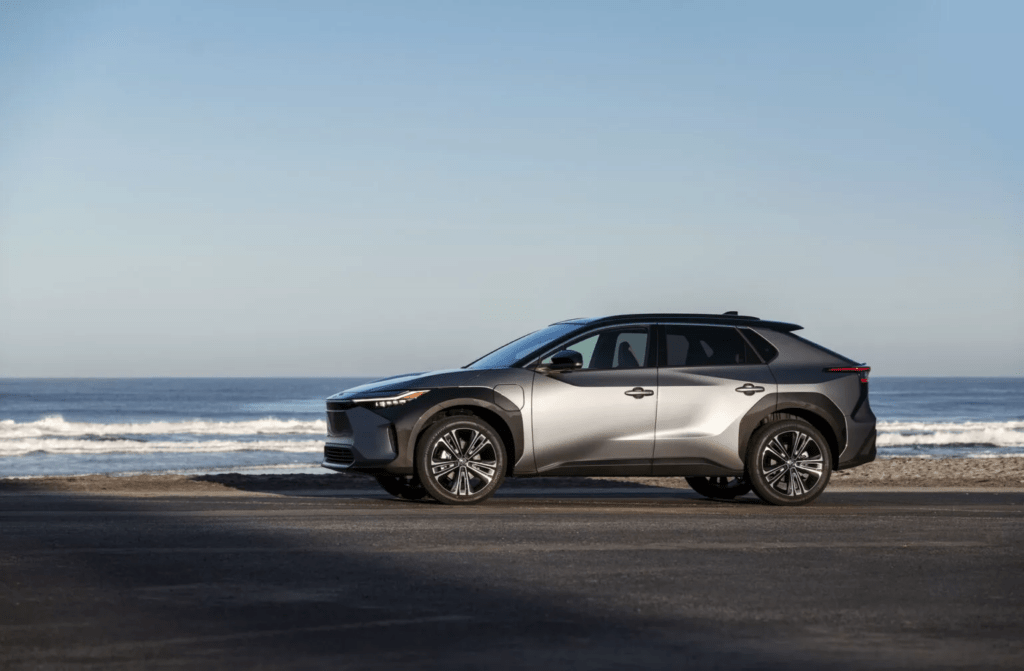 Toyota luta contra a rápida adoção de veículos elétricos