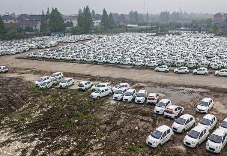 Cemitérios de carros elétricos na China: por que eles estão armazenando?
