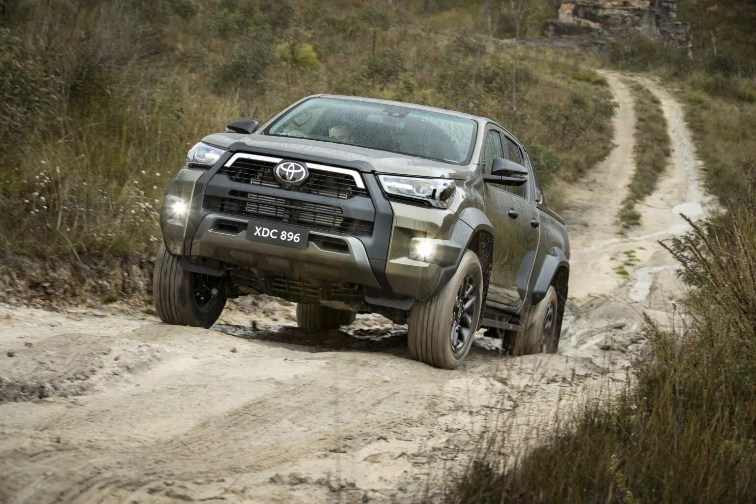 Toyota Hilux 2024 ganhará uma opção diesel híbrida