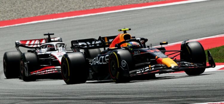 Red Bull adverte Sergio Perez e coloca Daniel Ricciardo no teste