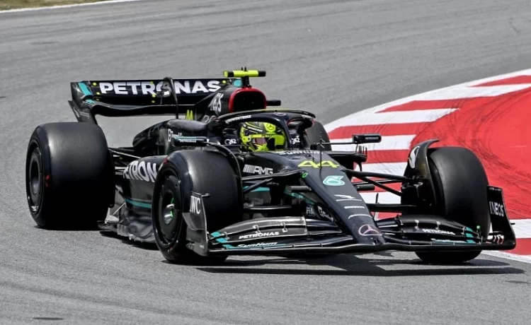 GP da Espanha viu Mercedes dominar pódio