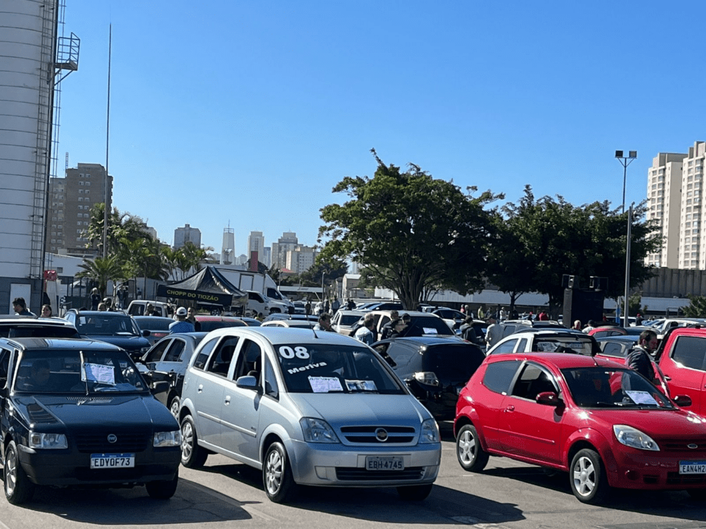 Vendas de carros usados: Qual o desempenho da cor de um veículo?