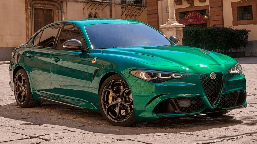 Alfa Romeo reduz preços de Giulia e Stelvio 2024